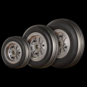 Main wheel(s) + brake(s)